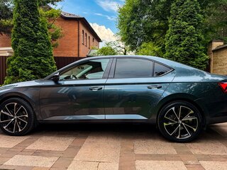 2021 Skoda Superb III Рестайлинг, серый, 2500000 рублей, вид 5