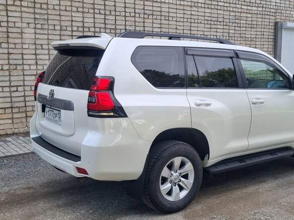 2020 Toyota Land Cruiser Prado 150 Series Рестайлинг 2, белый, 4980000 рублей - вид 2