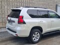 2020 Toyota Land Cruiser Prado 150 Series Рестайлинг 2, белый, 4980000 рублей - вид 2