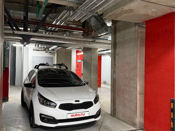 2017 Kia Ceed II Рестайлинг, белый - вид 15
