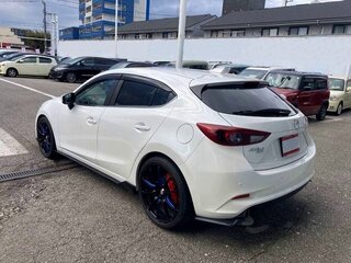 2019 Mazda Axela III Рестайлинг, белый, 1107000 рублей, вид 5
