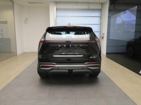 2026 Geely Atlas II, чёрный, 3449990 рублей, вид 5