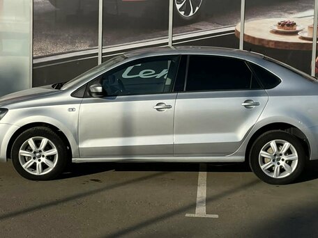 2014 Volkswagen Polo V, серебристый, 700000 рублей, вид 5
