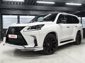 2017 Lexus LX 570 III Рестайлинг 2, белый, 7600000 рублей - вид 1
