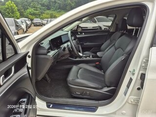 2025 Kia K5 LPi III Рестайлинг, белый, 2371177 рублей, вид 5