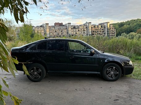 2010 Skoda Octavia I (A4) Рестайлинг, чёрный, 450000 рублей, вид 5