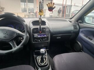 2002 Mitsubishi Carisma I Рестайлинг, серебристый, 220000 рублей, вид 5