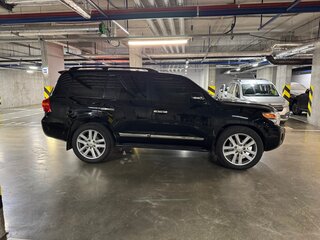 2012 Toyota Land Cruiser 200 Series Рестайлинг 1, чёрный, 4000000 рублей, вид 4
