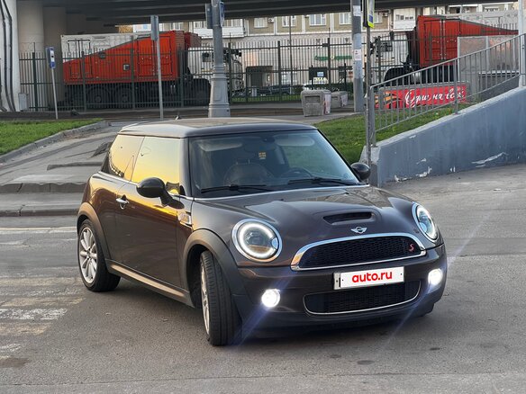 2010 Mini Hatch Cooper S II (R56) Рестайлинг, коричневый, 900000 рублей - вид 5