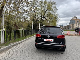 2015 Volkswagen Touareg II Рестайлинг, чёрный, 2390000 рублей, вид 5