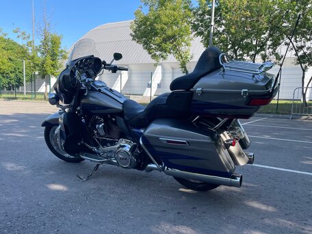 2017 Harley-Davidson CVO Limited, серебристый, 1650000 рублей, вид 2