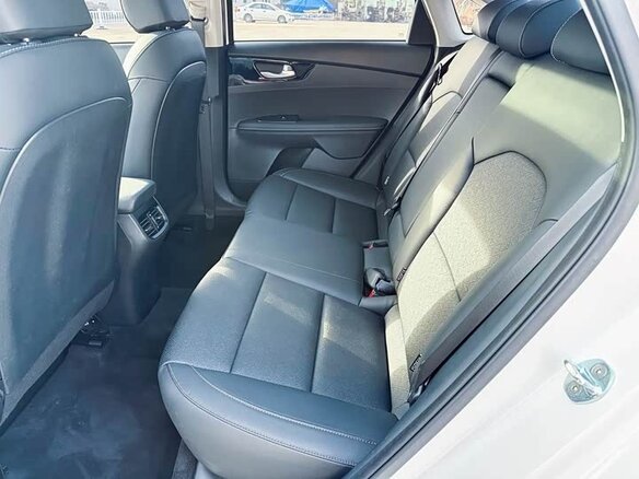 2022 Kia K3 II (China Market) Рестайлинг, белый - вид 8