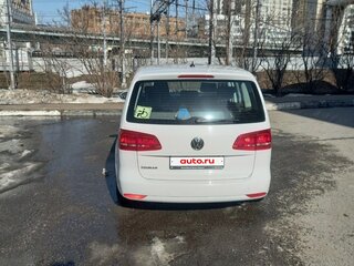 2010 Volkswagen Touran I Рестайлинг 2, белый, 760000 рублей, вид 5