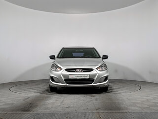 2014 Hyundai Solaris I, серебристый, 594000 рублей, вид 2