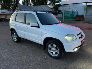 2012 Chevrolet Niva I Рестайлинг, белый, 495000 рублей, вид 2