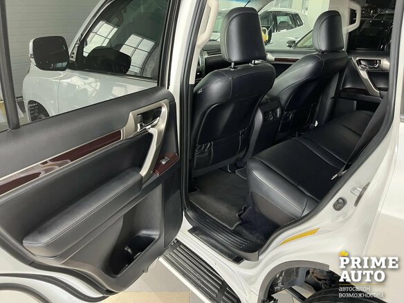 2017 Lexus GX 460 II Рестайлинг, белый, 5529000 рублей - вид 15