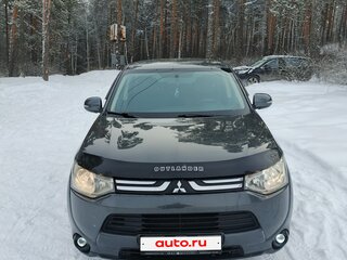 2014 Mitsubishi Outlander III, серый, 1400000 рублей, вид 4
