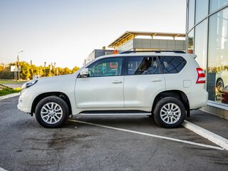 2015 Toyota Land Cruiser Prado 150 Series Рестайлинг 1, белый, 3648000 рублей, вид 4