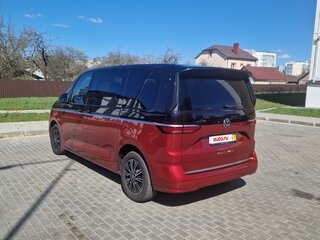 2022 Volkswagen Multivan T7, чёрный, 4950000 рублей, вид 5
