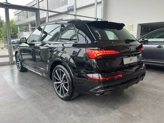 2026 Audi Q7 45 TFSI II (4M) Рестайлинг 2, чёрный, 11400000 рублей, вид 5