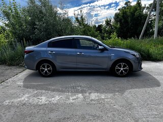 2020 Kia Rio IV Рестайлинг, серый, 1600000 рублей, вид 2