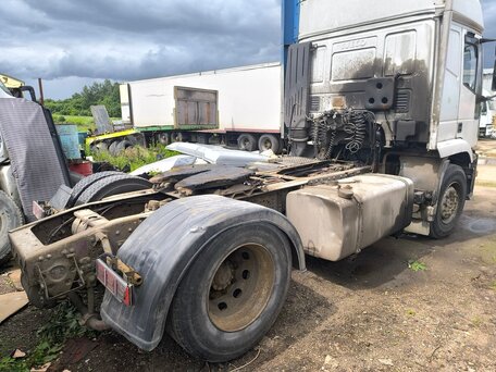 2001 Iveco EuroTech, белый, 450000 рублей, вид 3
