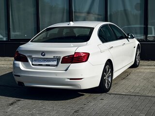 2013 BMW 5 серии 528i xDrive VI (F10/F11/F07) Рестайлинг, белый, 1970000 рублей, вид 5