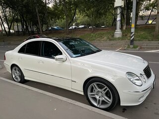 2004 Mercedes-Benz E-Класс 320 III (W211, S211), белый, 1700000 рублей, вид 4