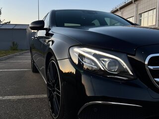 2018 Mercedes-Benz E-Класс 200 V (W213, S213, C238), чёрный, 3299000 рублей, вид 2