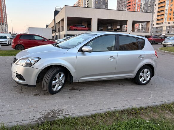 2010 Kia Ceed I Рестайлинг, серебристый, 560000 рублей - вид 4