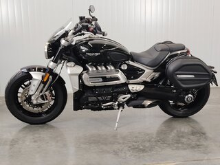 2024 Triumph Rocket 3, чёрный, 2349000 рублей, вид 5