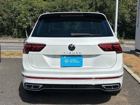 2021 Volkswagen Tiguan II Рестайлинг, белый, 1720000 рублей, вид 4