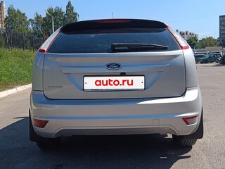 2010 Ford Focus II Рестайлинг, серебристый, 570000 рублей, вид 3