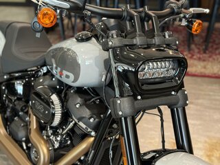 2024 Harley-Davidson Fat Bob, серый, 2950000 рублей, вид 5