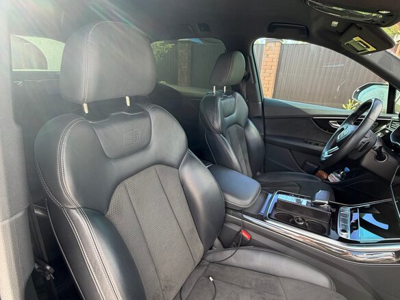 2020 Audi Q7 45 TDI II (4M) Рестайлинг, белый, 6500000 рублей - вид 6