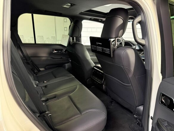 2024 Toyota Land Cruiser 300 Series, белый - вид 23