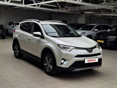 Toyota RAV4 IV (XA40) Рестайлинг
