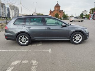 2017 Volkswagen Golf VII Рестайлинг, серый, 1340000 рублей, вид 2