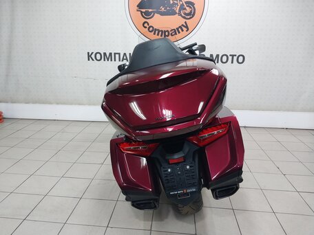 2026 Honda GL 1800 Gold Wing, красный, 3749000 рублей, вид 4
