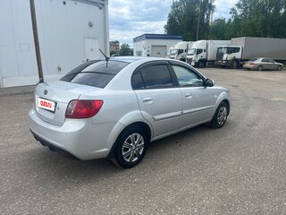 2010 Kia Rio II Рестайлинг, серебристый, 600000 рублей, вид 5
