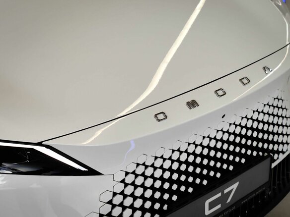 2026 Omoda C7, белый - вид 14