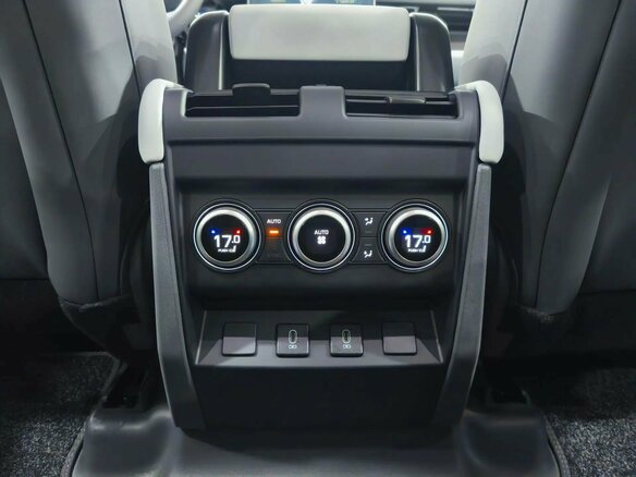 2026 Land Rover Defender 110 II, чёрный - вид 30