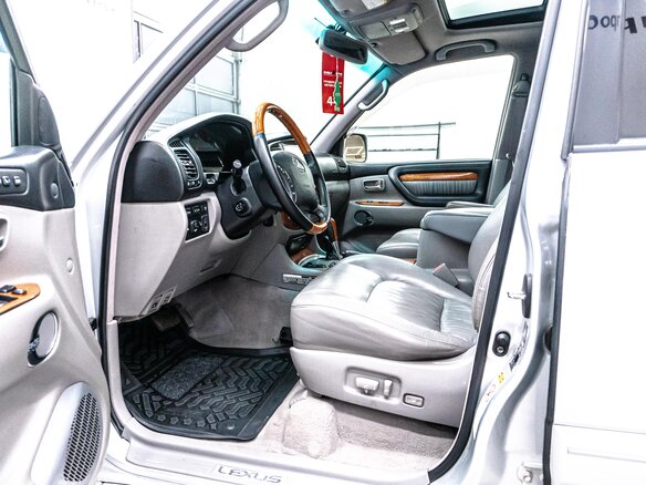 2007 Lexus LX 470 II Рестайлинг, серебристый, 2250000 рублей - вид 10