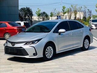 2022 Toyota Corolla XII (E210), серебристый, 1311000 рублей, вид 3