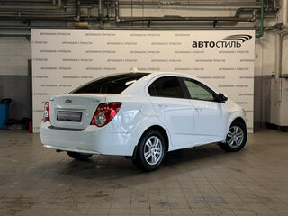 2013 Chevrolet Aveo II, белый, 499000 рублей, вид 5
