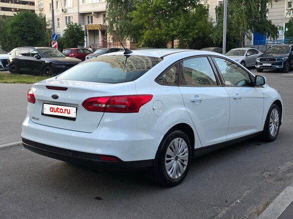 2018 Ford Focus III Рестайлинг, белый - вид 4