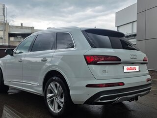 2022 Audi Q7 55 TFSI II (4M) Рестайлинг, белый, 5700000 рублей, вид 2