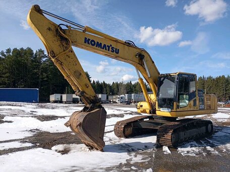 2015 Komatsu PC220-8, жёлтый, 4930850 рублей, вид 1