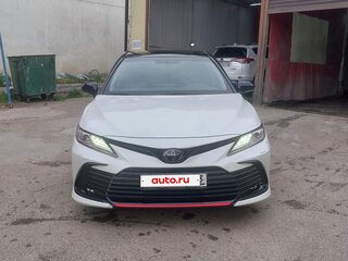 2022 Toyota Camry VIII (XV70) Рестайлинг, белый, 4300000 рублей, вид 1