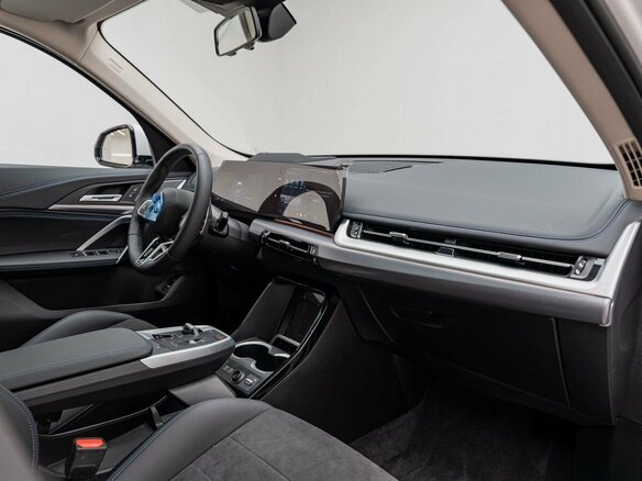 2026 BMW X1 Long 25Li xDrive III (U11/U12), белый, 5990000 рублей - вид 26